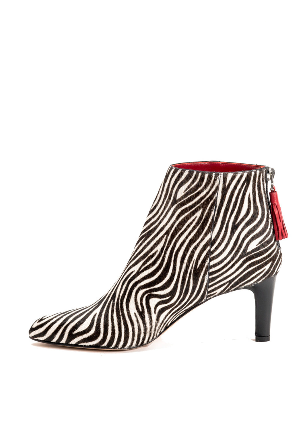 Stiefelette aus Ponyfell im Zebramuster in Schwarz