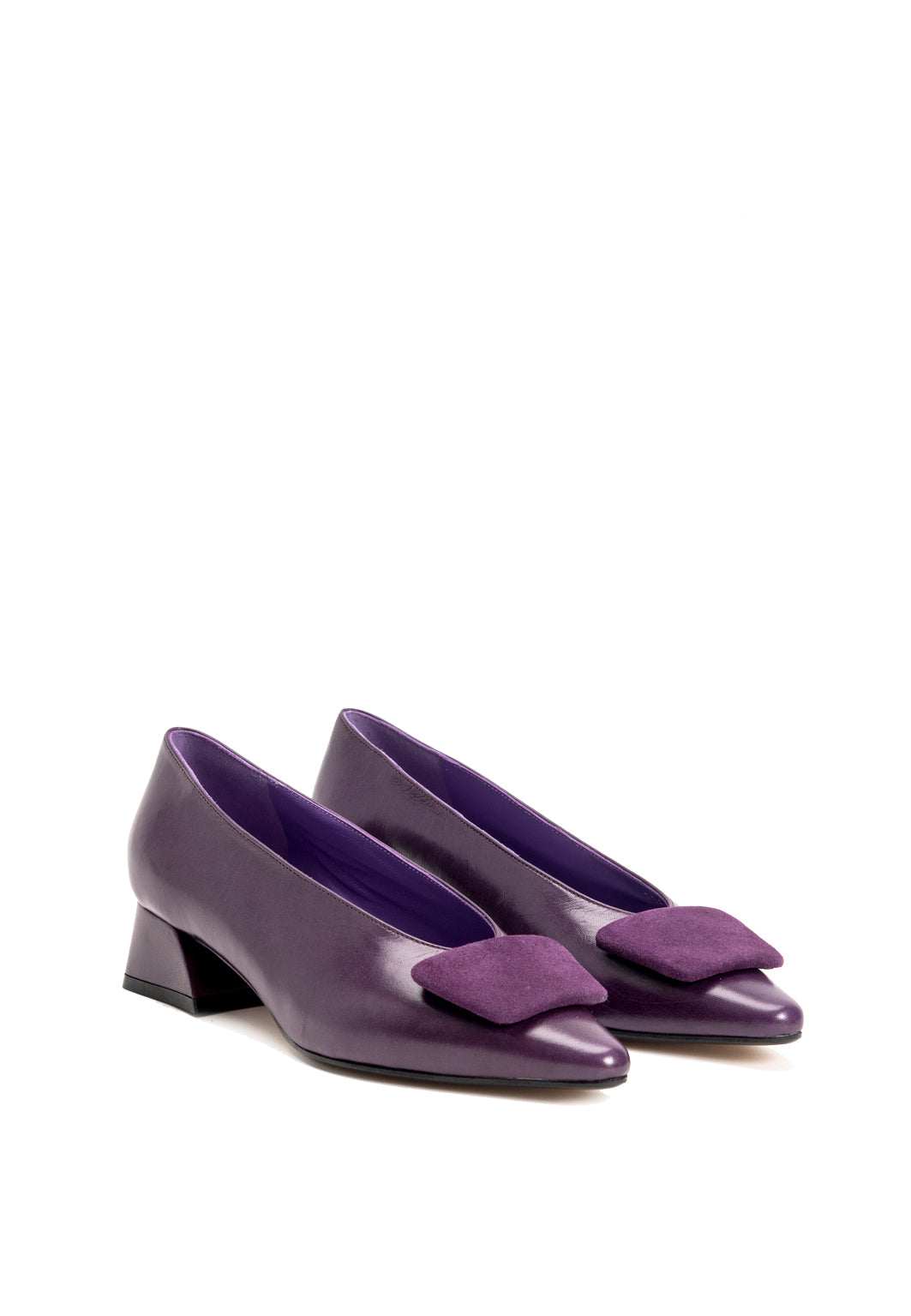 Pumps mit Wildlederpatch in Lila