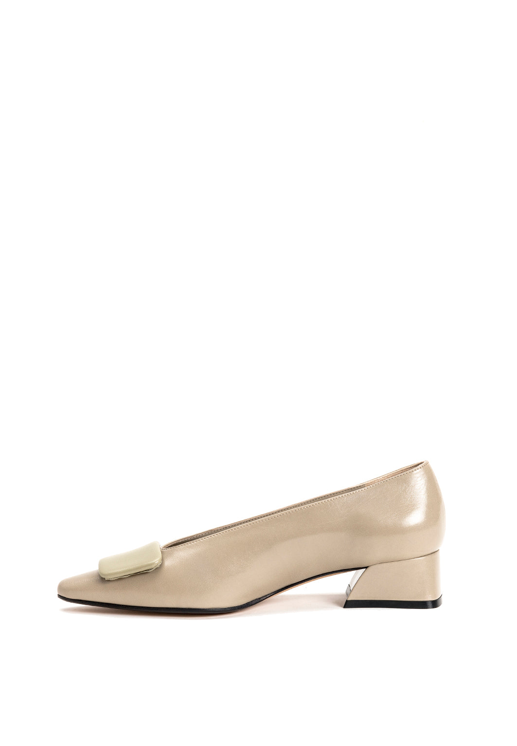 Pumps mit Wildlederpatch in Greige