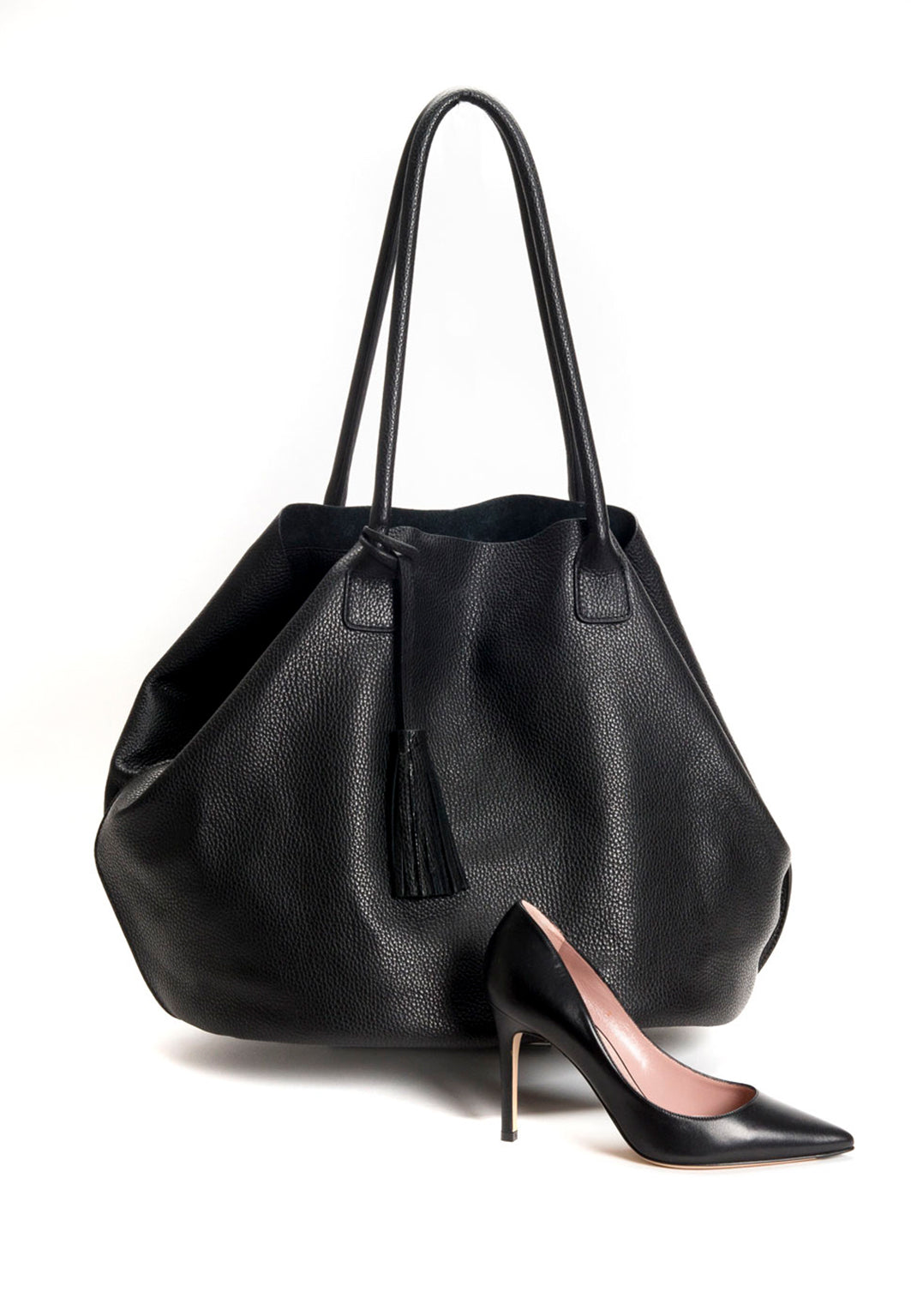 Shopper aus Leder mit Hirschprägung in Schwarz
