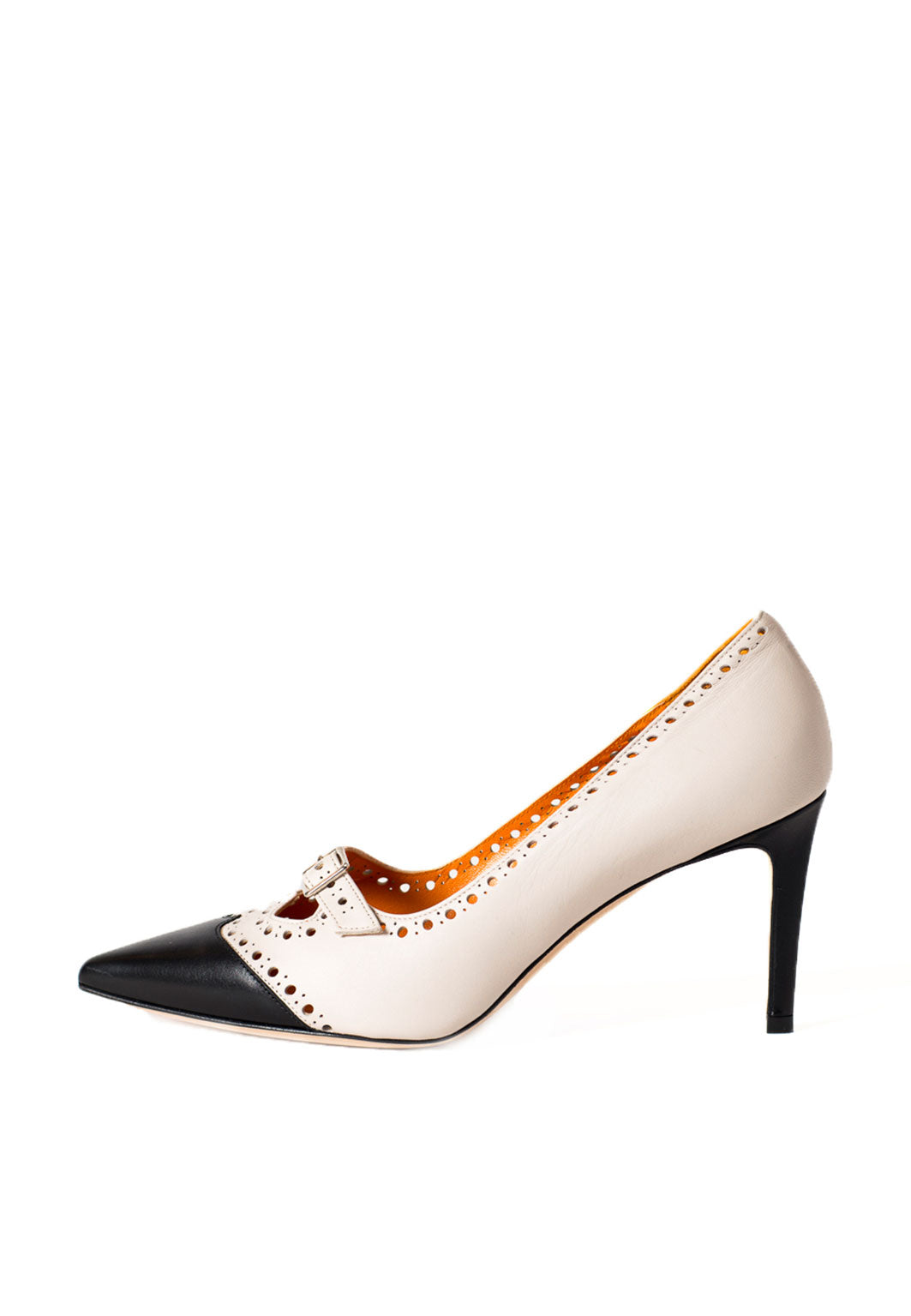 Pumps mit Budapester Muster in Creme
