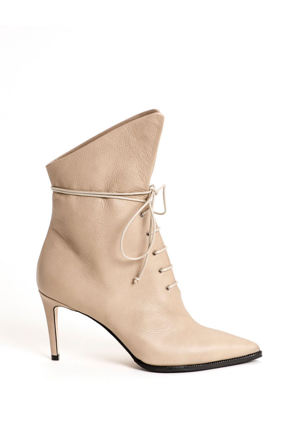 Schnürstiefelette beige mit 7 cm Absatz, von rechts