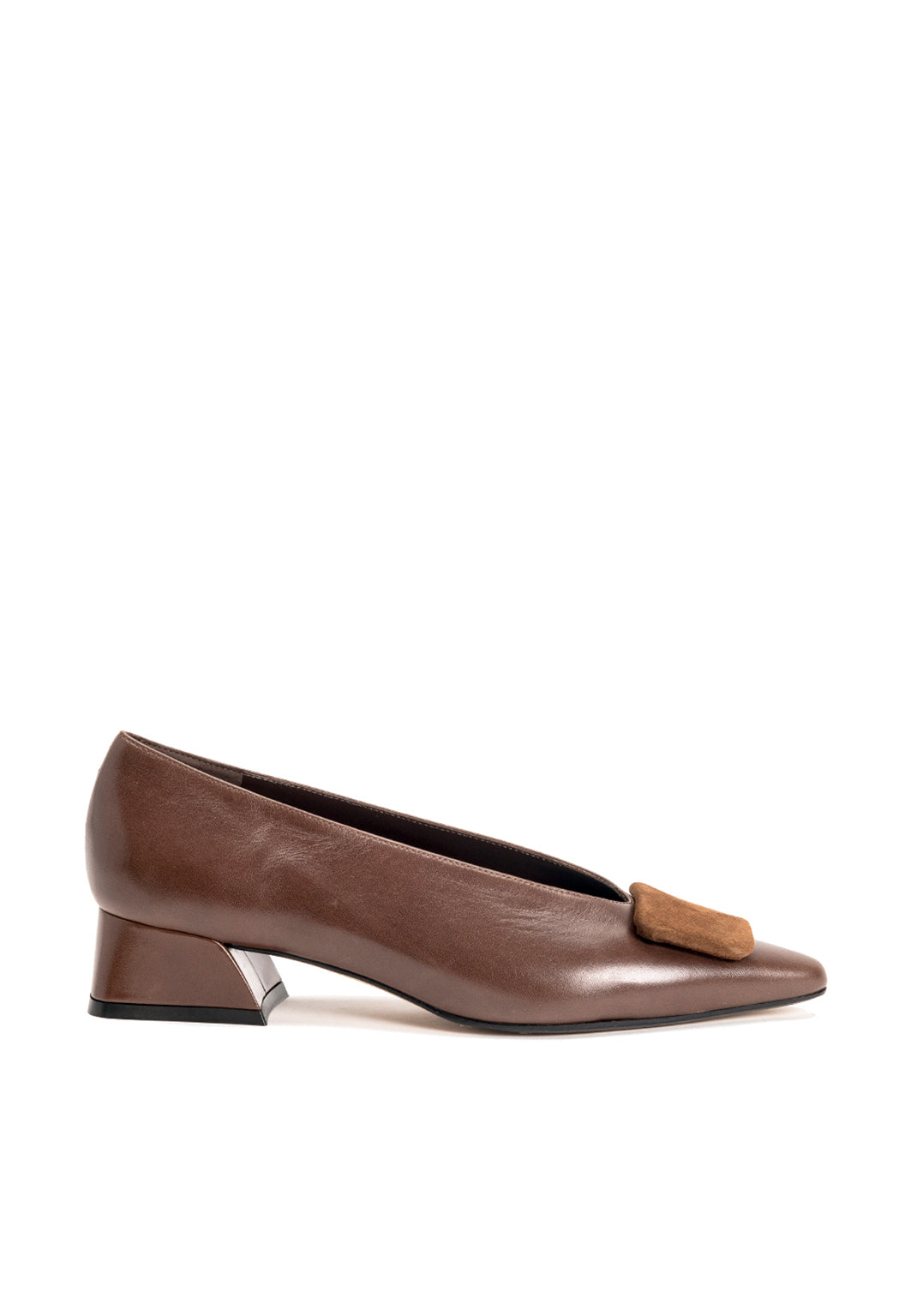 Pumps mit Wildlederpatch in Braun