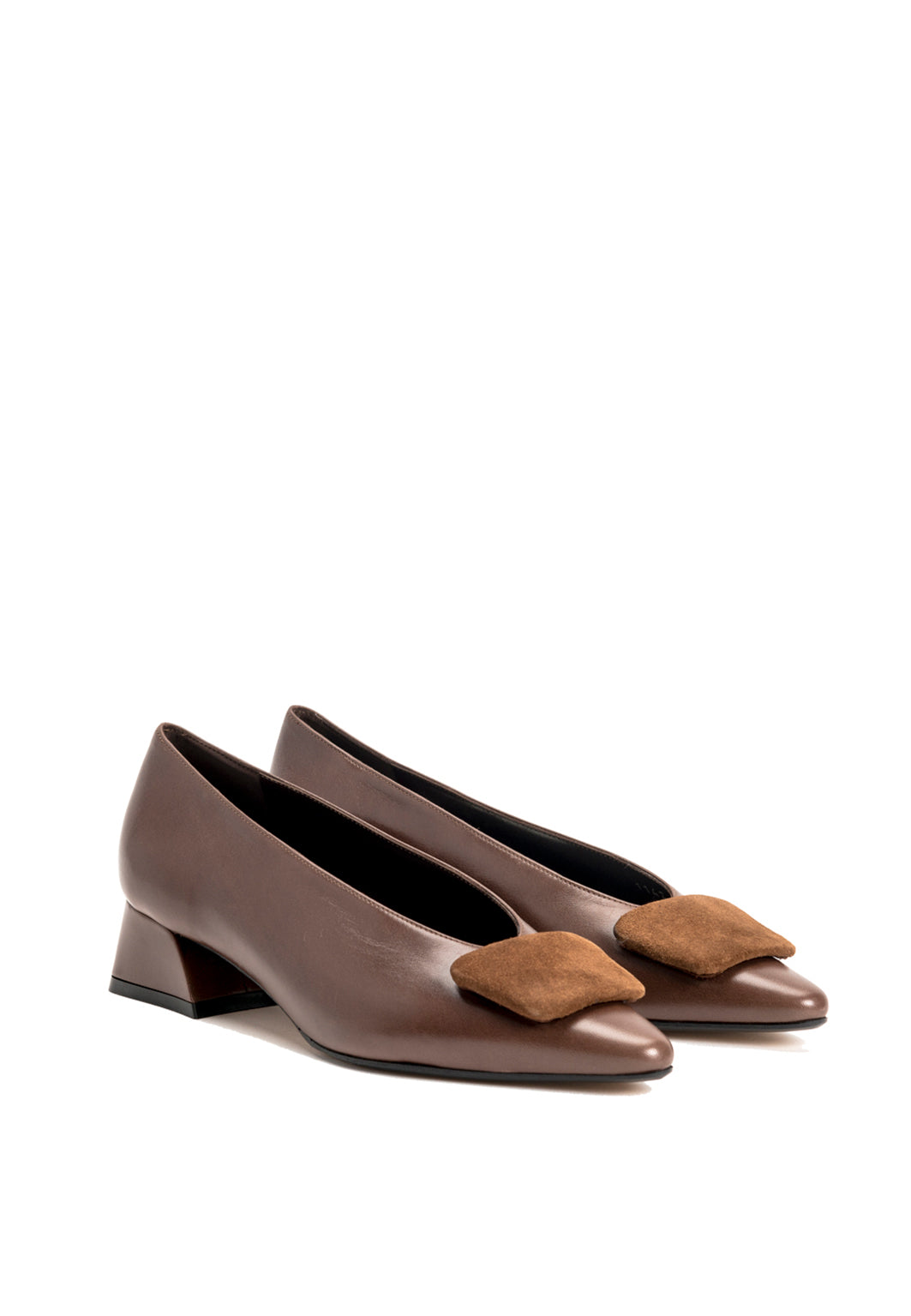 Pumps mit Wildlederpatch in Braun