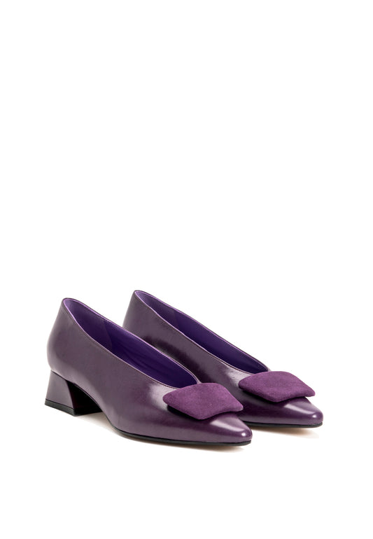 Pumps mit Wildlederpatch in Lila