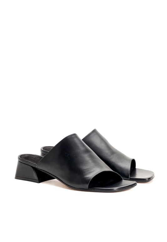 Mule mit Blockabsatz in Schwarz