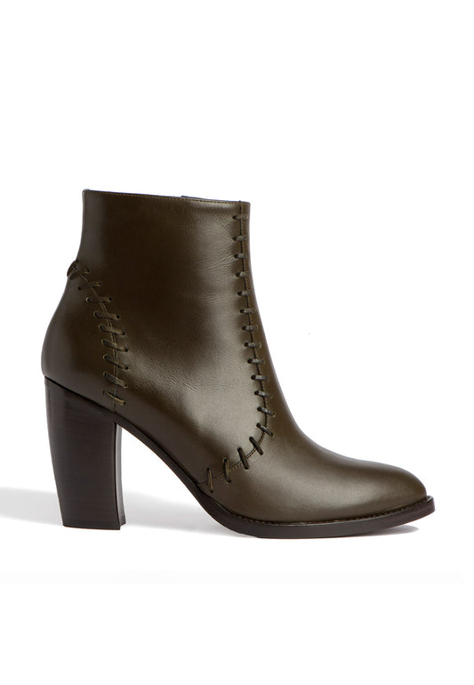 Grünoliv Stiefelette mit Ziernähten