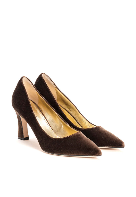 Schlichte Pumps aus Samt in Braun