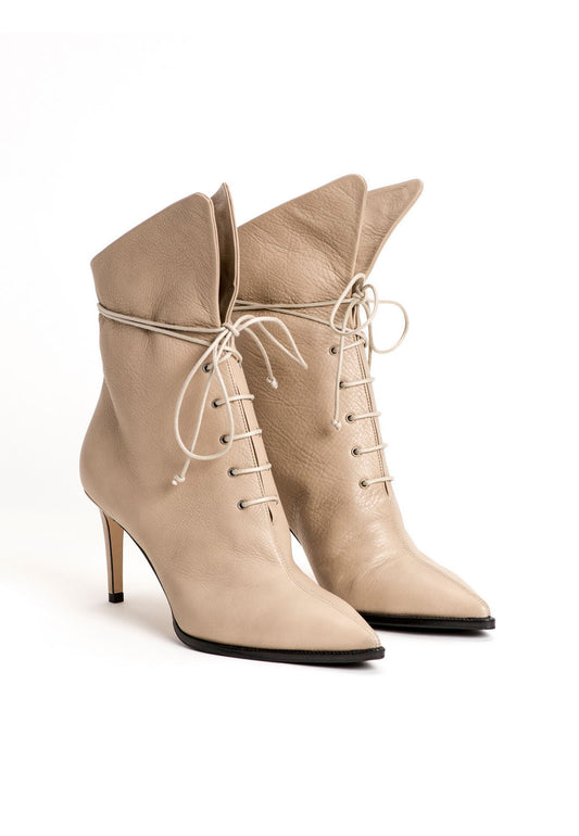 Schnürstiefeletten in beige mit 7 cm Absatz