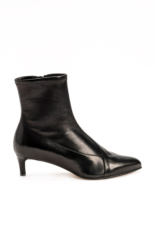 Kitten Heel Stiefelette schwarz